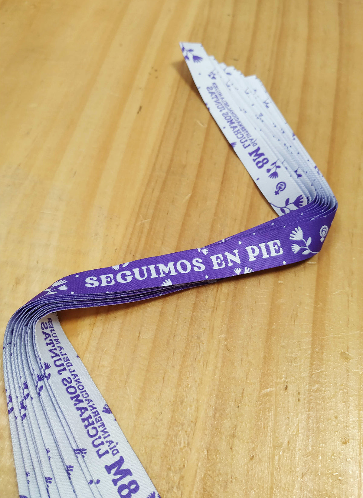 Pack 10 pulseras 8M 2023 | Seguimos en pie, luchamos juntas.