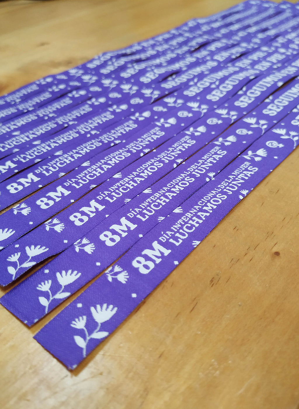 Pack 10 pulseras 8M 2023 | Seguimos en pie, luchamos juntas.